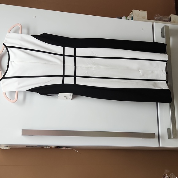 NWT Calvin Klein Black and White Dress - Size 4 - Picture 7 of 10